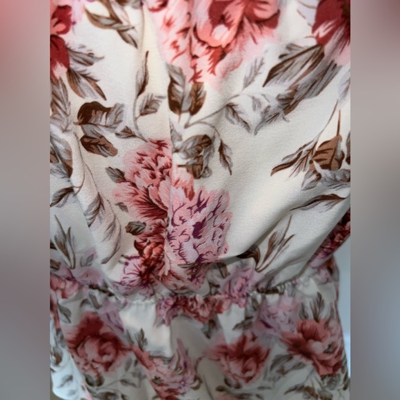 $5 BLOUSE SIZE L. NEW WITHOUT TAGS. $5 IF BUNDLED WITH 3 OR MORE ITEMS - Picture 7 of 8